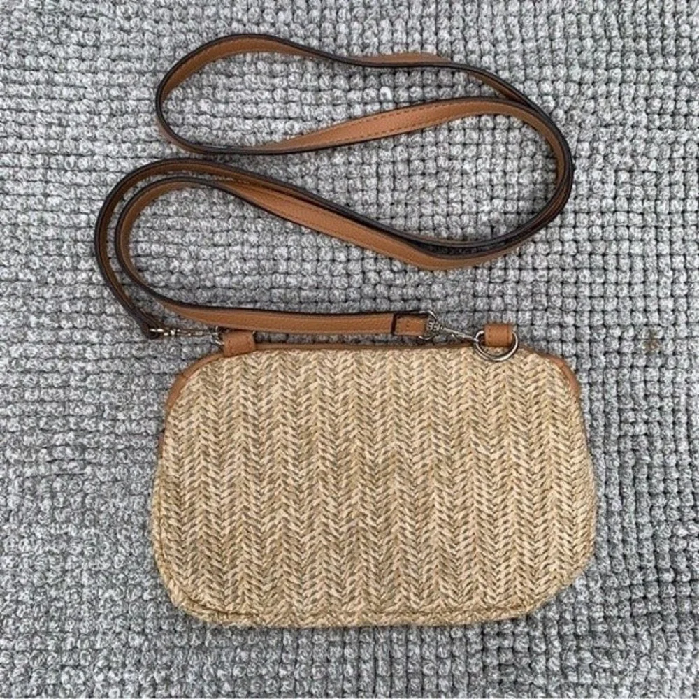 ***SOLD***ROSETTI Straw Crossbody Small Bag Purse Beige - Picture 2 of 7